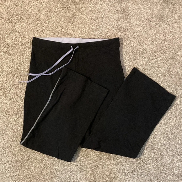 Danskin Black Cropped Knit Pants - Picture 1 of 13